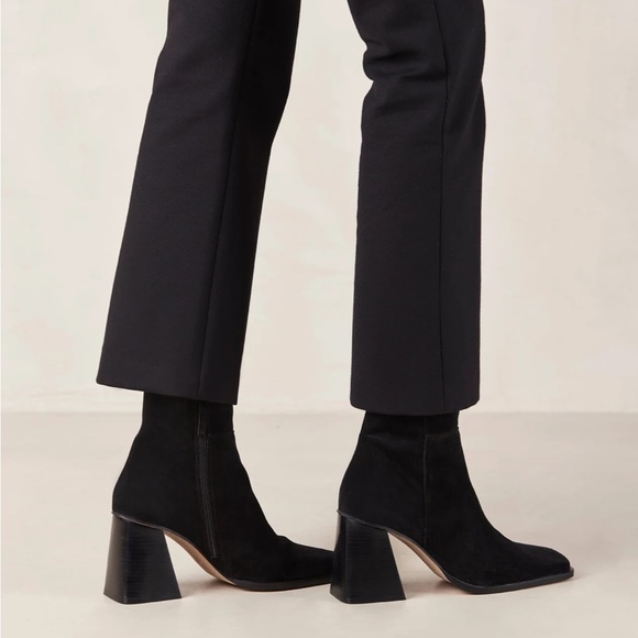 ALOHAS South Suede black ankle booties with block heel size 5 - Picture 8 of 13